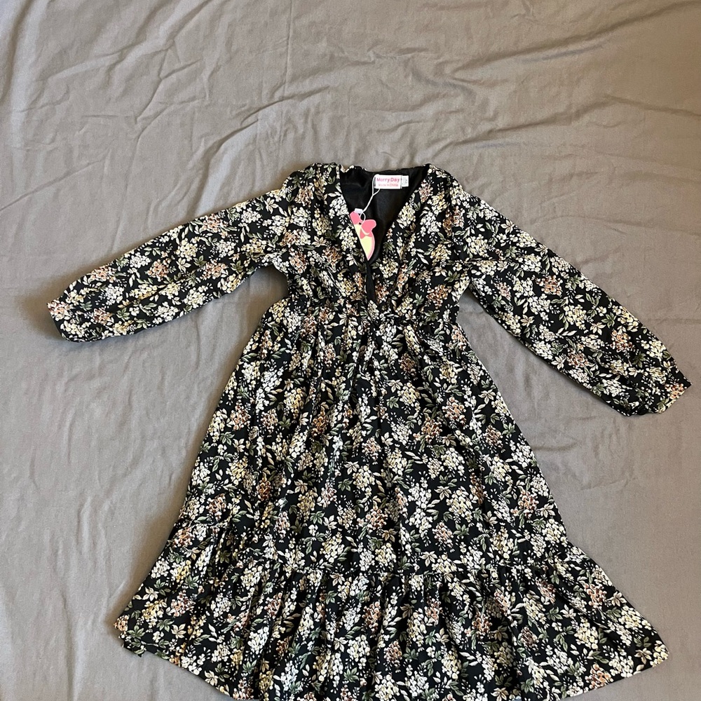 Black Casual Sundress with Long Bishop Sleeves and V-neck